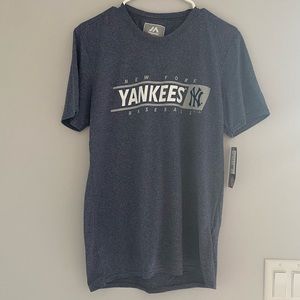NWT - Majestic Men’s Yankees T-Shirt Size Small
